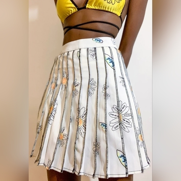 Goguy Clothing Dresses & Skirts - Goodbye Bread Oopsie Daisy Graphic Floral Printed Pleated High Waist Mini Skirt